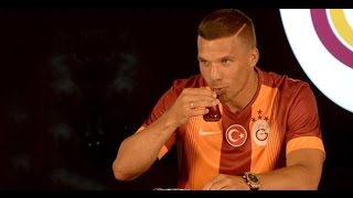 Lukas Podolski Çay Süprizi - Galatasaray imza töreni