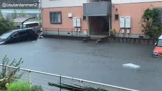 名古屋で大雨、車が浸水