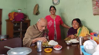 আজ দুপুরে আমিষ নিরামিষ দুরকমই রান্না করলাম। প্রথম বার পাবদা ভাপা করলাম। রবিবার মানে একসাথে খাওয়া।