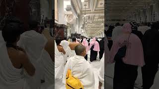 சபா மாறுவா வில் ஹாஜி நடப்பதை பாருங்க#makka umra#viralvideo#umrah#உம்ரா #viral#trendingvideo#trending