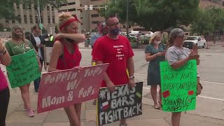 Bar workers protest bar shutdown