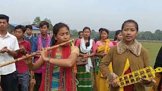 লোক কৃষ্টিৰ পথাৰত প্ৰতিভাশালী যূৱ প্ৰজন্মক বিচাৰি ফুৰোতে পাইছিলো উচ্চ শিক্ষাৰে শিক্ষিত এই দলটিক