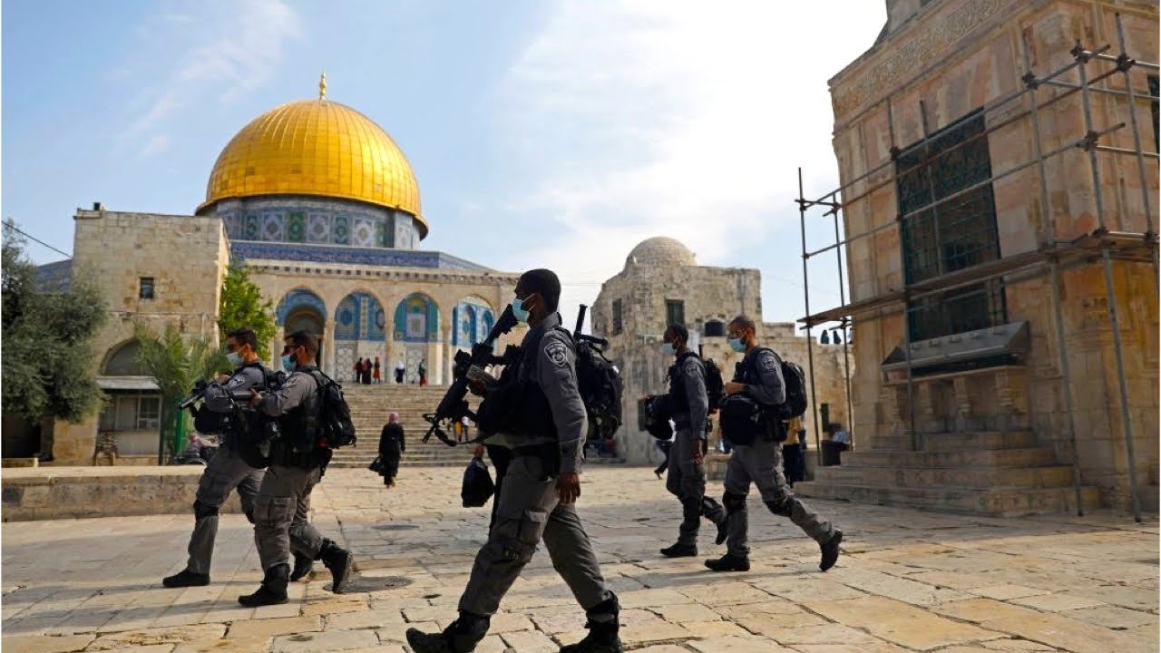 Yesterday Israeli Army Re-entered The Mosque AL AQSA - YouTube