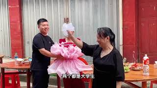 妹妹订婚，驱车4小时回娘家吃酒席，一切按照老规矩，仪式感满满