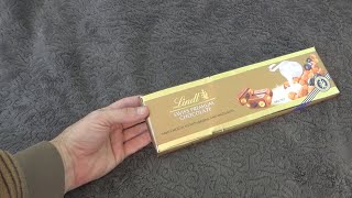 Lindt Milk Chocolate with Raisins and Hazelnuts 300 g Unboxing and Test