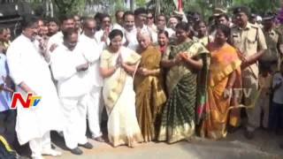 Nara Bhuvaneshwari Participated in Jana Chaitanya Yatra at Krishna District | NTV