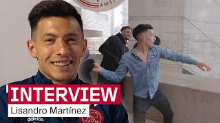 Ajax-fan draagt nu jas van Martínez: 'Hij vroeg me welke parfum ik gebruik'
