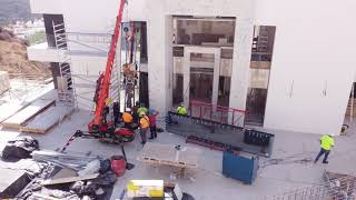 Villa Alcuzcuz - 6-metre high windows are installed