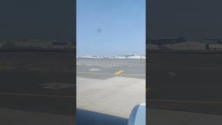 Dubai Airport Perfect Landing in a FlyDubai flight. Plane: Boeing 737-800 max.