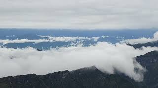 四川川西雅安牛背山云海瀑布贡嘎雪山