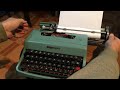 máquina de escribir marca olivetti.