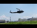 着陸から離陸する陸上自衛隊のuh 1j