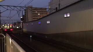 207系F1編成 吹田駅発車\u0026223系快速通過