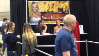 Portland Comic Con 2014 - Sara Jean Underwood signing autographs