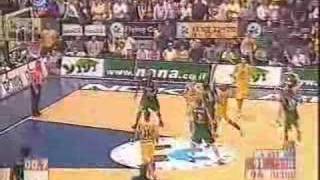 Derrick Sharp amazing shot vs Zalgiris