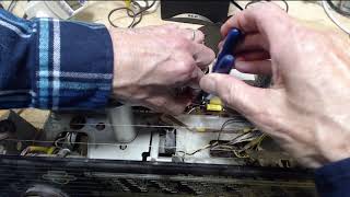 Nordmende Traviata 59 Tube Radio Video #5 - Two IF Capacitors