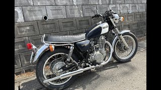 ニューゲート SR-VCTマフラー Type R（クローム）・クラシカルダブルシート装着のSR400