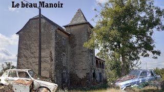 En allant visiter un manoir on est tombé sur des voitures abandonnées des  années 70