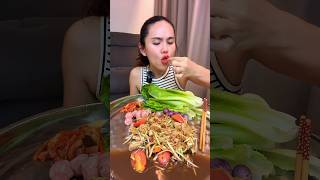 ส้มตำ แหนมตุ้มจิ๋ว กิมจิ🥬🌶️ #ส้มตำ #yingpheeraya #หญิงกินฉ่ำ #mukbang #eating #food #กิน #shorts