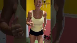 ๐ช๐ Are you ready to workout with me? #workout #themaryburke #fun #follow #fyp #tiktok #viral