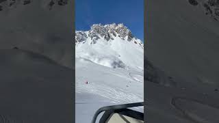 Impressionnant🚨: une avalanche à Tignes (Savoie) se declenche et arrive sur les pistes