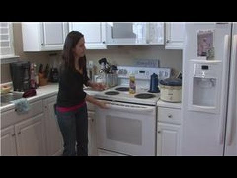 Housecleaning Tips : Cleaning Plastic From the Oven Housecleaning Tips : Cleaning Plastic From the Oven