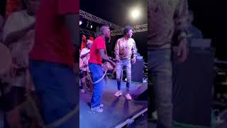 BOUBA MBAGOU DE KOLDA SÉDUIT WALLY SECK SUR SCÈNE.       #regardez#