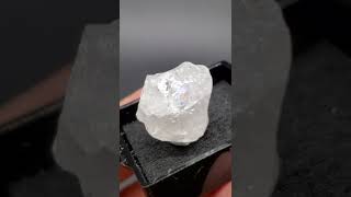 極上！ガラス光沢25.0ct！超高波動ロシア産フェナカイト原石