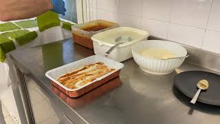 Cuocere  bene la sfoglia e confezionare le lasagne