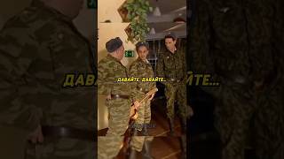 Кабанов купил Новогодние открытки для родителей. [Солдаты] #shorts #солдаты #фильмы #кино