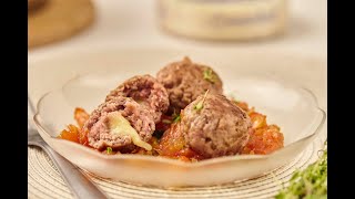 Polpetone com Ragu de Tomate e Queijo Camembert Monastère