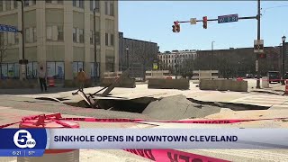 Downtown intersection closed Sunday morning due to sinkhole