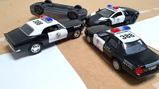 Toy police chase cars