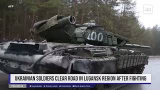 🔴Ukrainian soldiers clear road in Lugansk region after fighting 2022 03 02