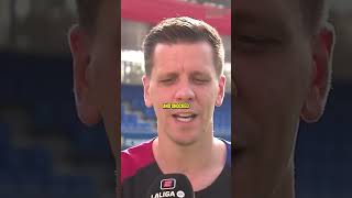 Barcelona is treating the legend Szczęsny very unfairly💔😡. He came out of retirement for them.🥹