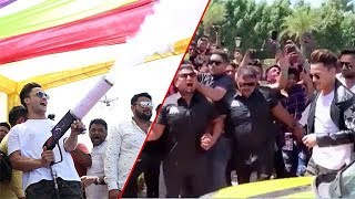 Fans Go Crazy Seeing Asim Riaz At A Holi Event