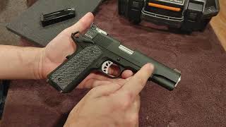 Tabletop review of a Springfield Range Officer Elite 1911 9mm