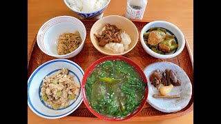 揚げ湯波と蕪の葉の炒り煮を薬味にした納豆、「なめこのたまり炊」の大根おろし和え、ピーマンの肉詰め、たまり漬3品、メシ、菠薐草と若布の味噌汁で朝食　#Shorts