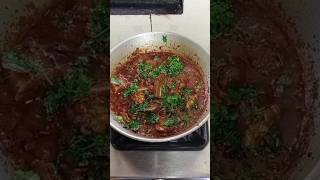 कोकणीपद्धतीने झणझणीत चिकन सुक्का || Chicken Sukka Recipe || चिकन