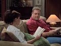 doug versucht ein buch zu lesen. king of queens