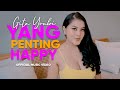 Gita Youbi - Yang Penting Happy (Official Music Video) | Suka Suka... Nyanyi Di Pinggir Jalan