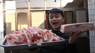 一块7斤重的牛砖到底能“手切”多少牛肉卷？这涮火锅真的吃不完