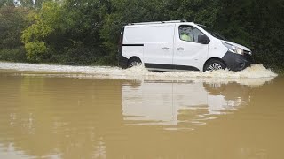 Des pluies torentielles provoquent des inondations en italie et au Royaume-Uni