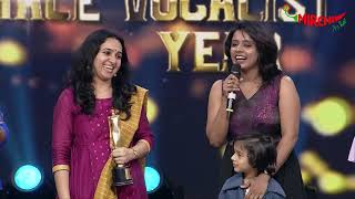 Sithara Krishnakumar singing Kangal Neeya at Mirchi Music Awards