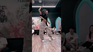 Stylish chinese girl dancing bachata🧡 #Clavaito