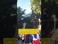 Manifestantes venezolanos derriban estatua de Hugo Chávez