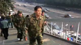 2016-10-11 美國之音視頻新聞: 近千名退伍軍人北京軍委總部外抗議