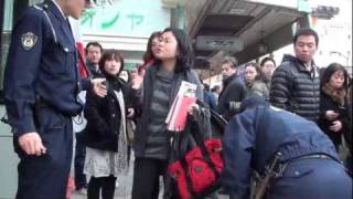 Kaminarimon Asakusashrine ,problem with police  ,by picua.