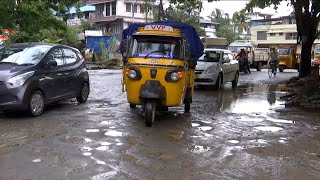 വൈറ്റിലയിലെ ഗതാഗത പരിഷ്ക്കാരങ്ങൾക്കെതിരെ സ്വകാര്യ ബസ് ജീവനക്കാർ പ്രതിഷേധത്തിൽ