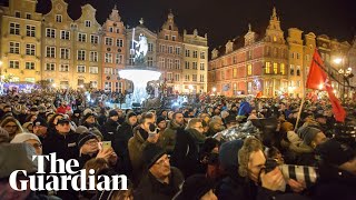 Thousands across Poland pay tribute to stabbed Gdańsk mayor